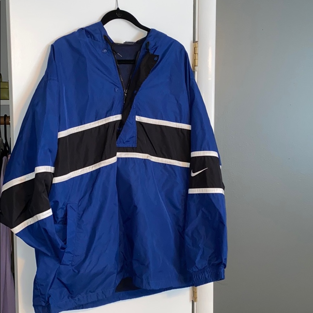 NIKE Windbreaker